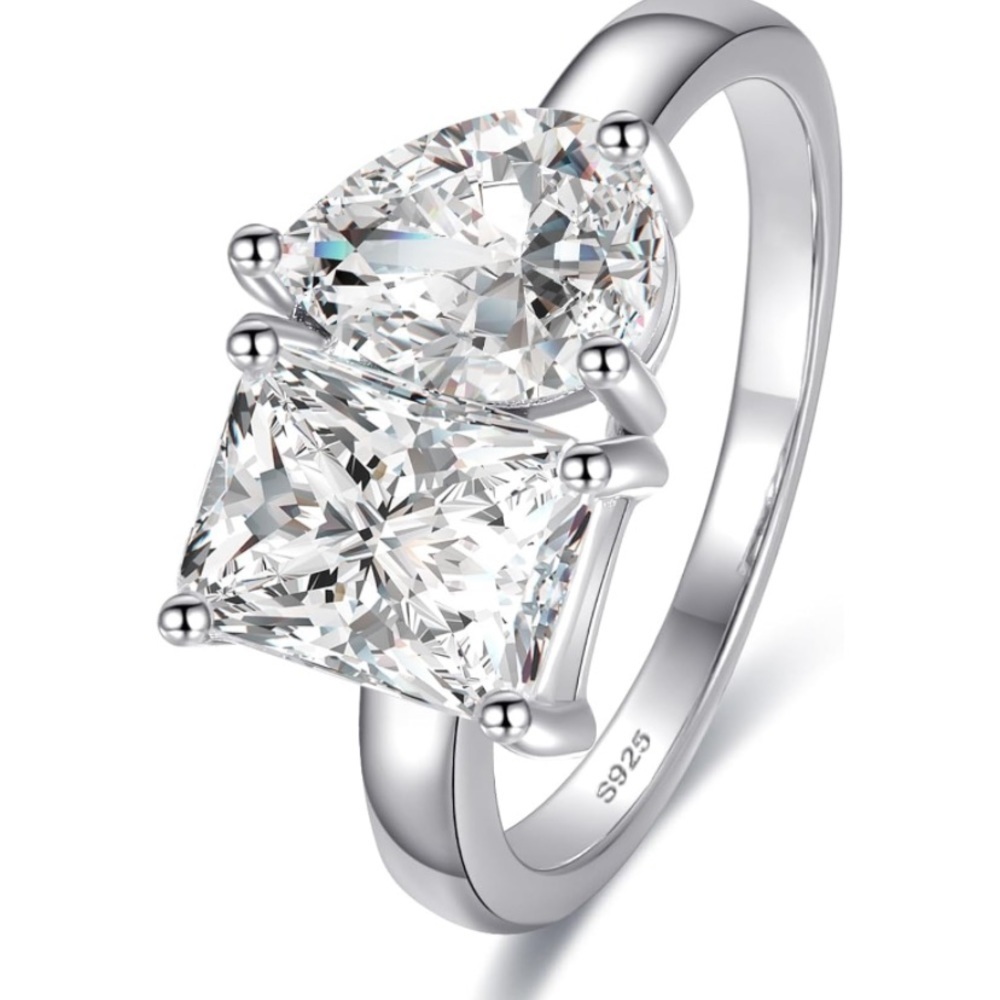 14k Pear and Emerald Diamond Toi Et Moi Ring